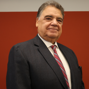 Richard Gomez headshot